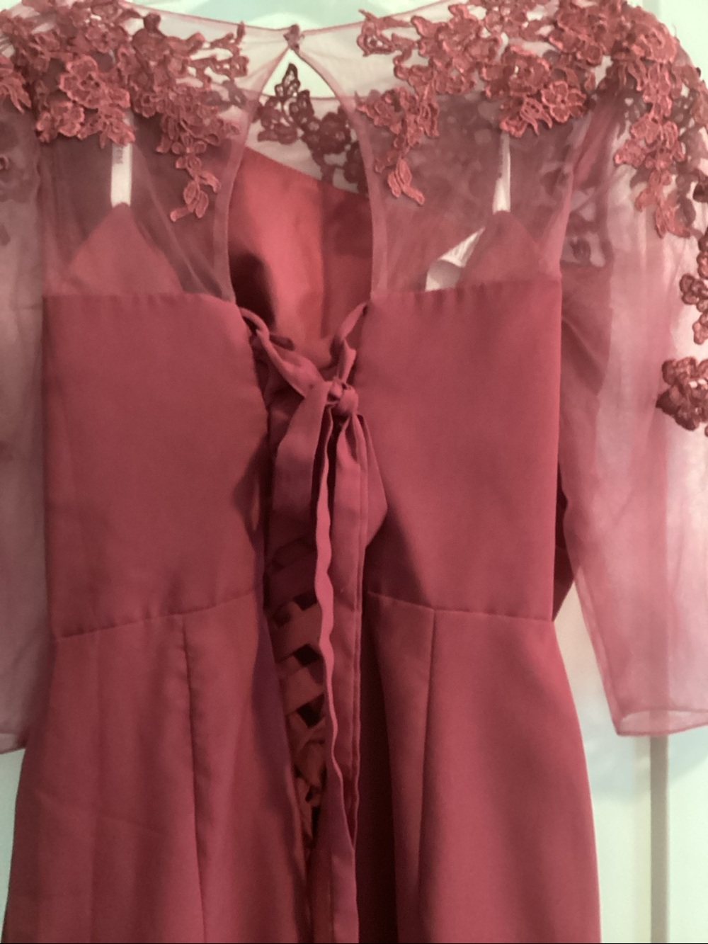 Elegant Lace-Accent Evening Dress in Wine - Picture 3 of 3